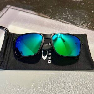 OO9102 Oakley Holbrook Jade Iridium Prizm Polarized Sunglasses